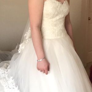 Gorgeous wedding dress